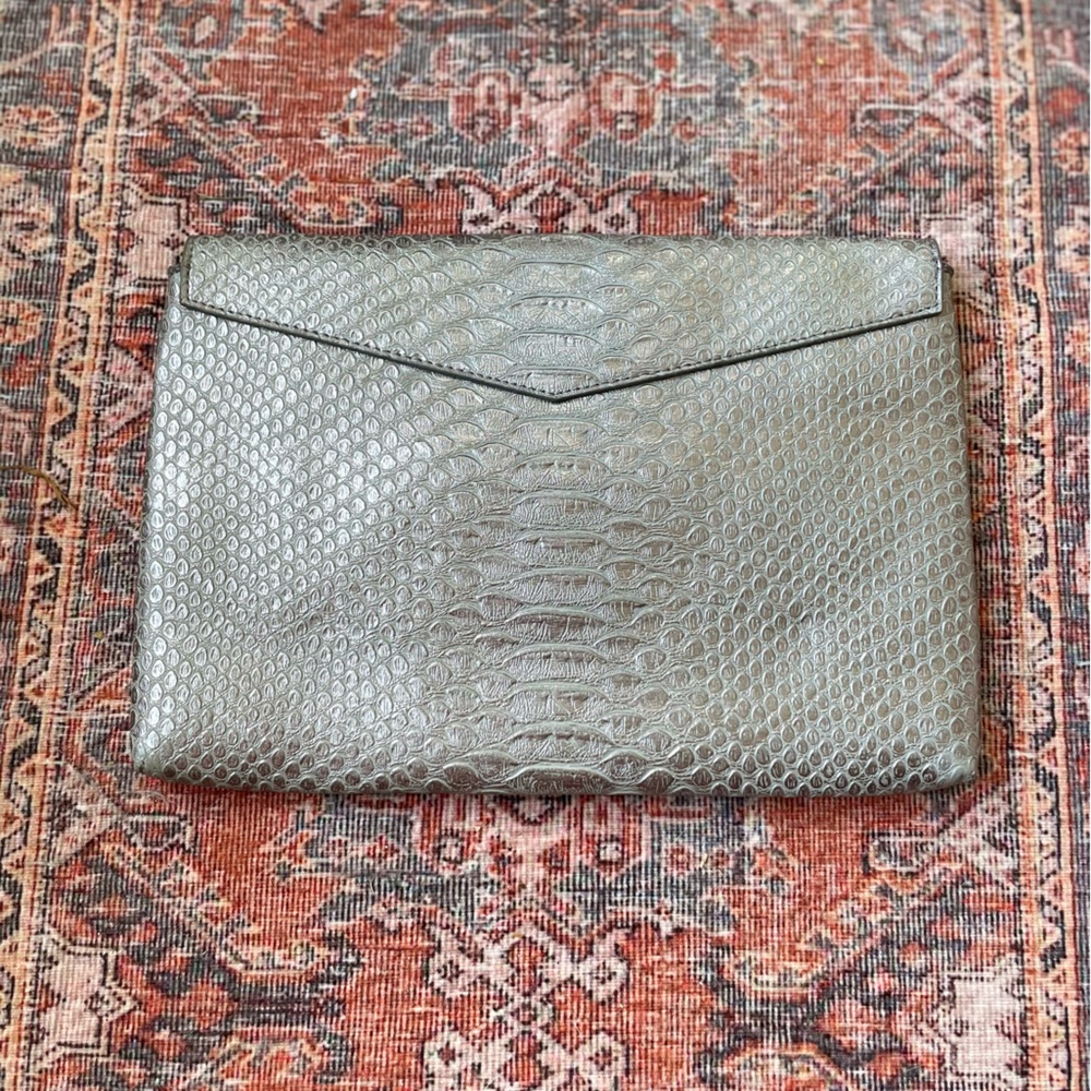 Stella & Dot Silver Animal Print Faux Leather Clutch Purse - Picture 2 of 6